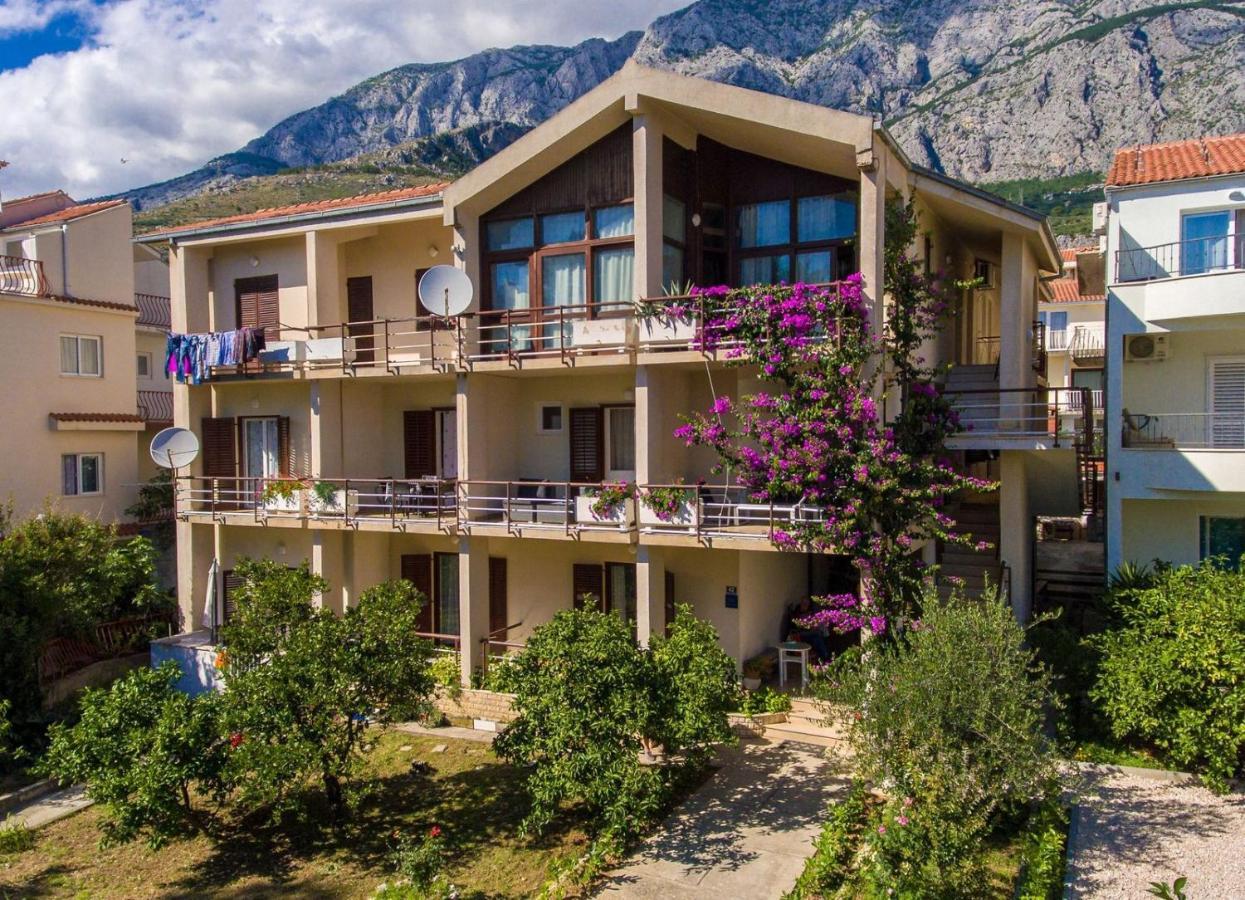 Apartments Agneza Tucepi Bagian luar foto