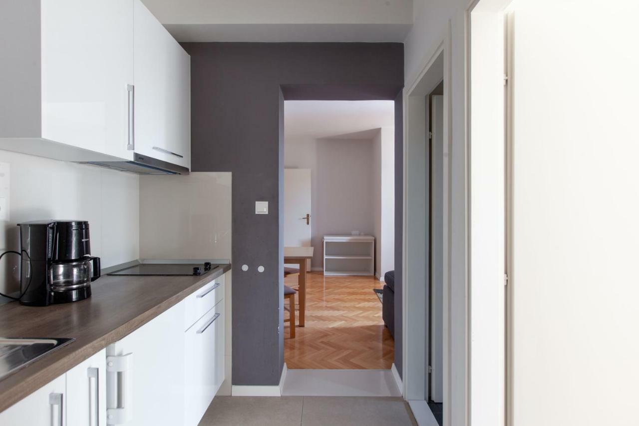 Apartments Agneza Tucepi Bagian luar foto